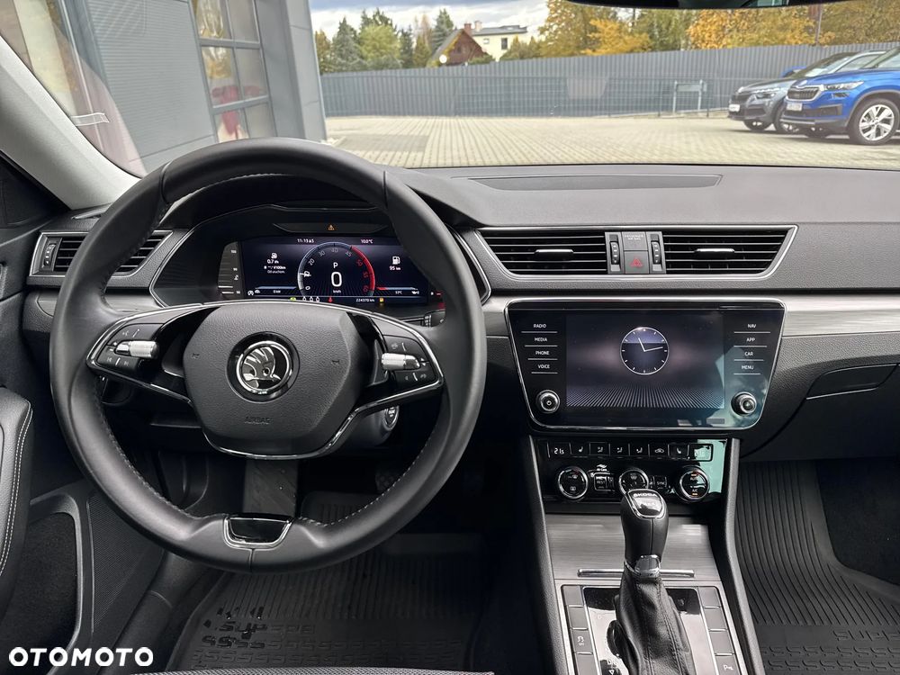 Skoda Superb 2.0 TDI SCR 4x4 Style DSG - 9