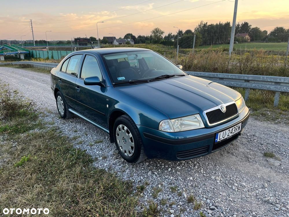 Skoda Octavia 1.6 Ambiente - 1