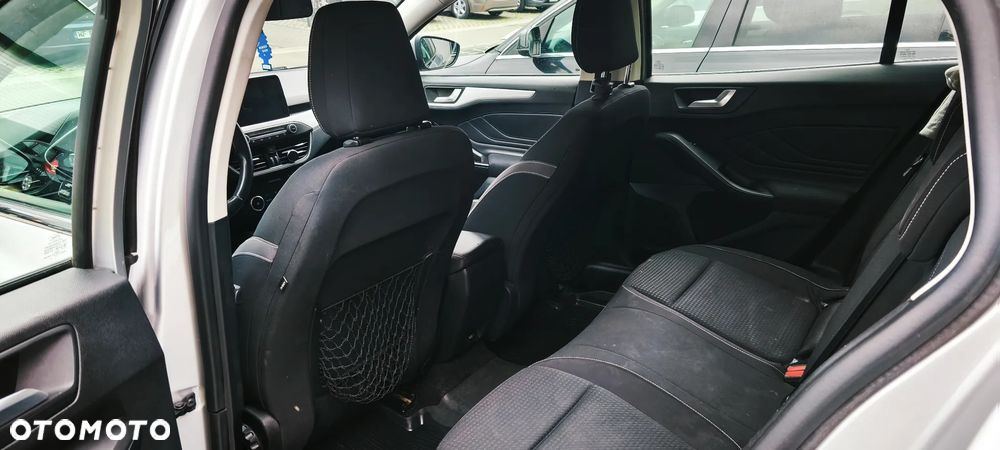 Ford Focus 1.0 EcoBoost Trend Edition Business - 6