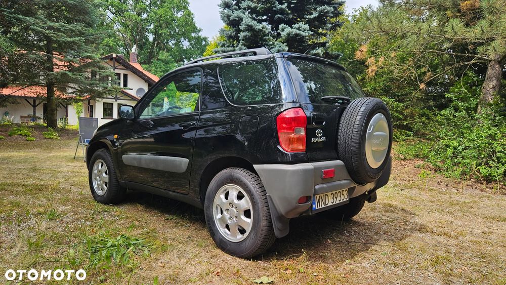 Toyota RAV4 1.8 VVT-i 4x2 - 4