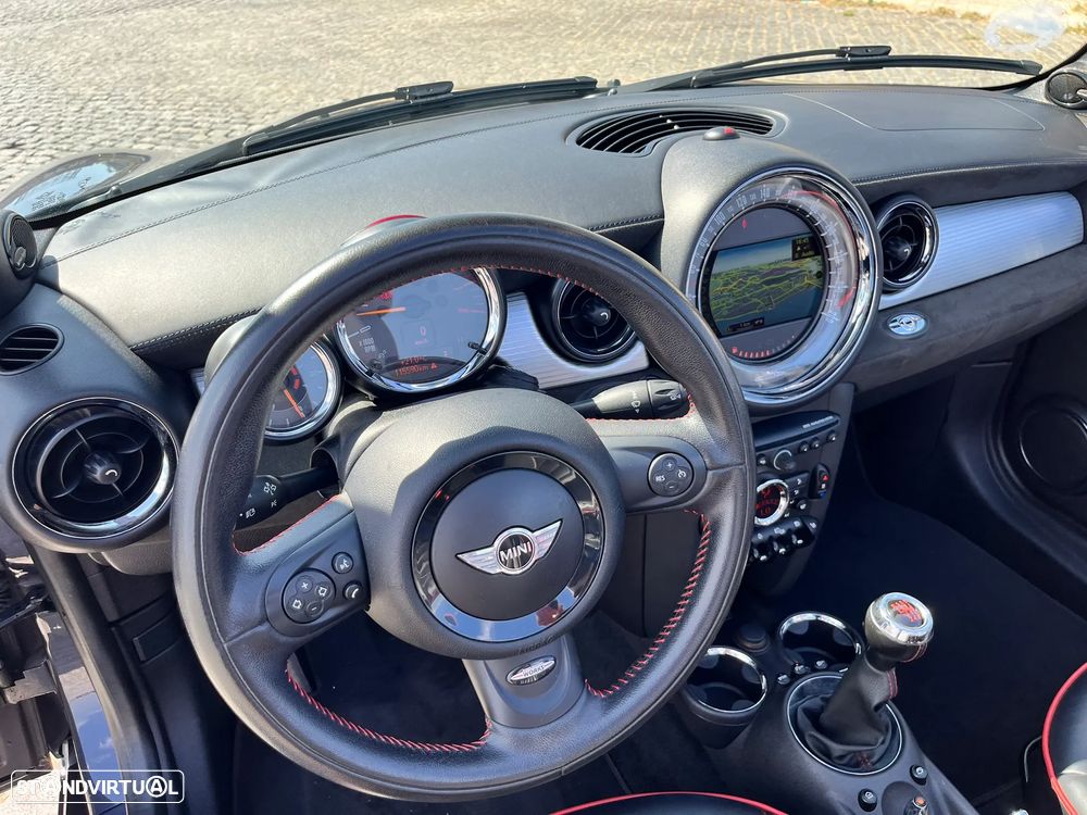 MINI Cabrio John Cooper Works - 15