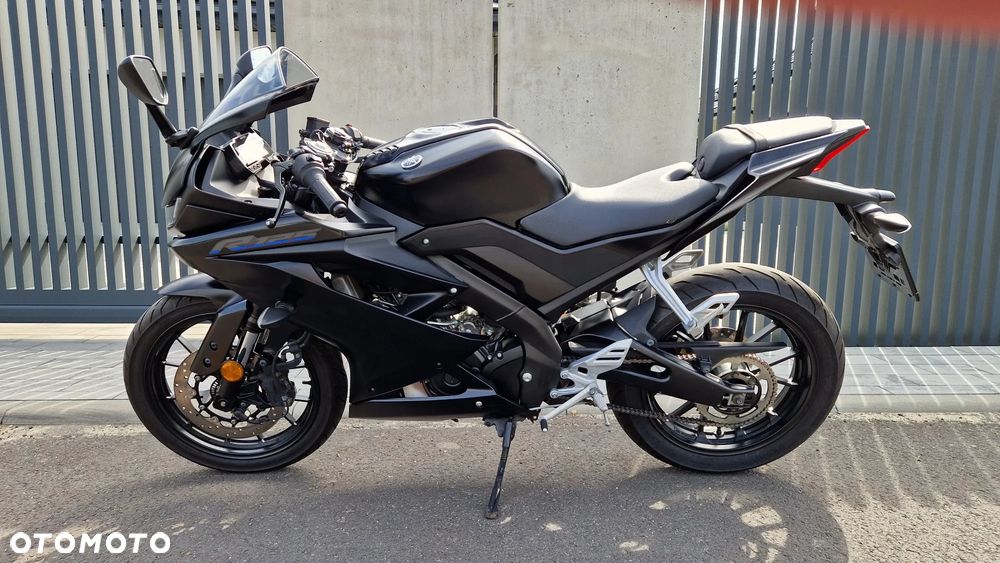 Yamaha YZF - 3