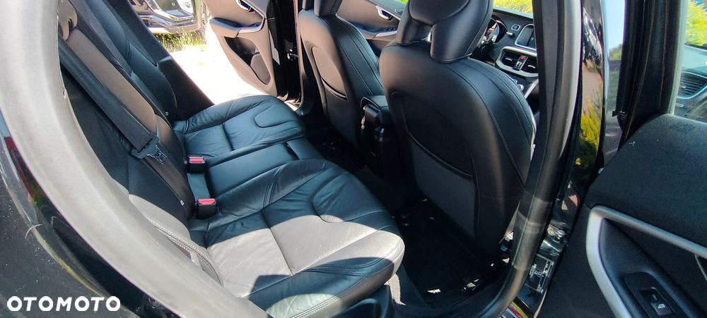 Volvo V40 D2 - 24