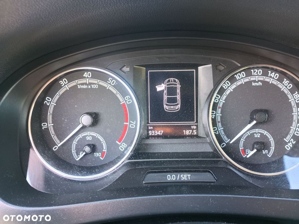 Skoda RAPID 1.0 TSI Style - 19