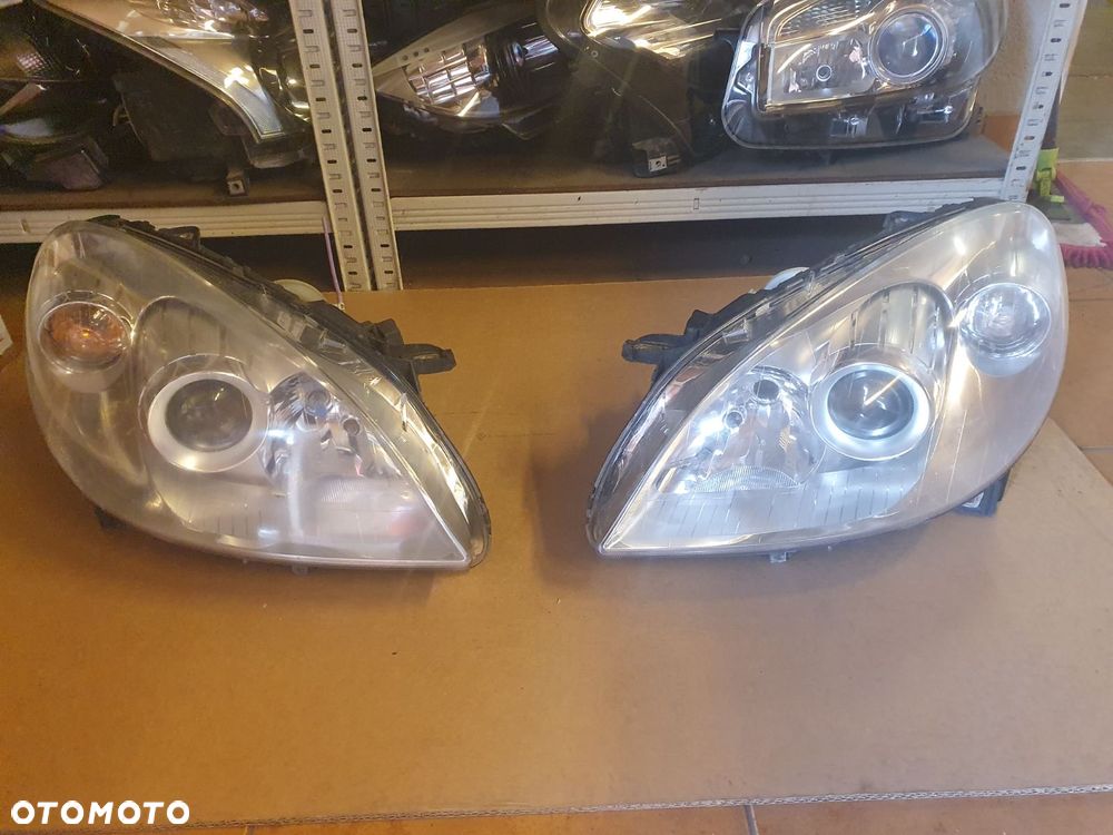 REFLEKTOR L/P MERCEDES B-KLASA W245 EUROPA