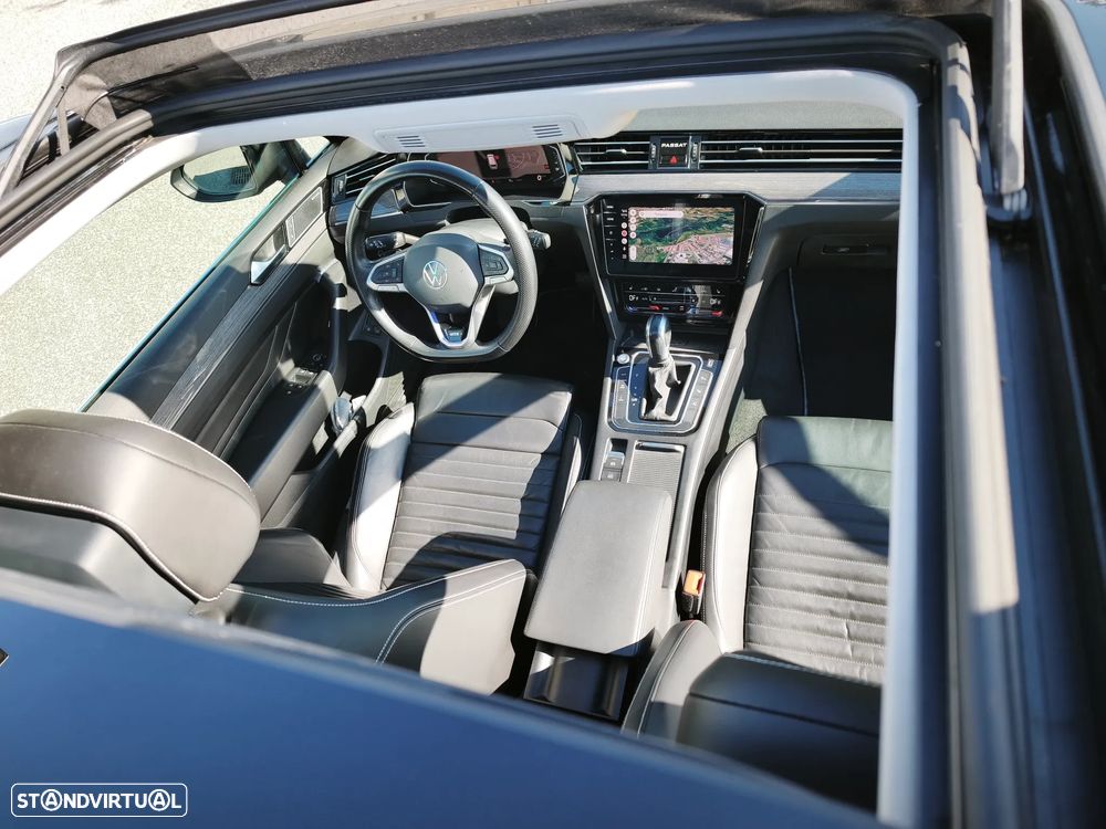 VW Passat Variant - 25