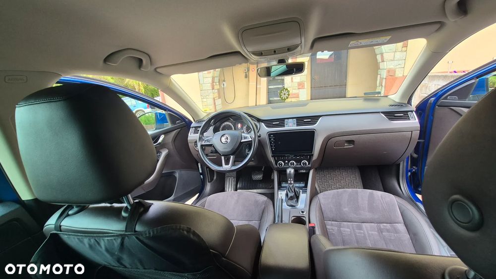 Skoda Octavia 2.0 TDI 4x4 L&K DSG - 9