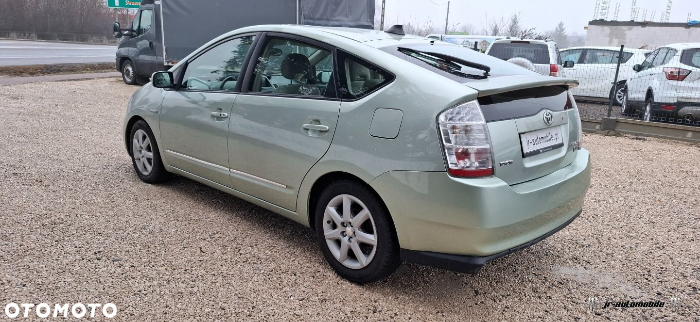 Toyota Prius - 3
