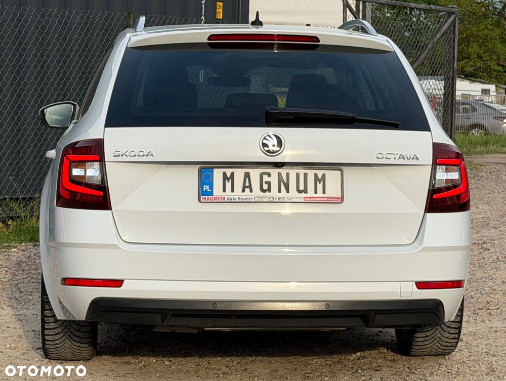 Skoda Octavia 1.6 TDI DSG Premium Edition - 39