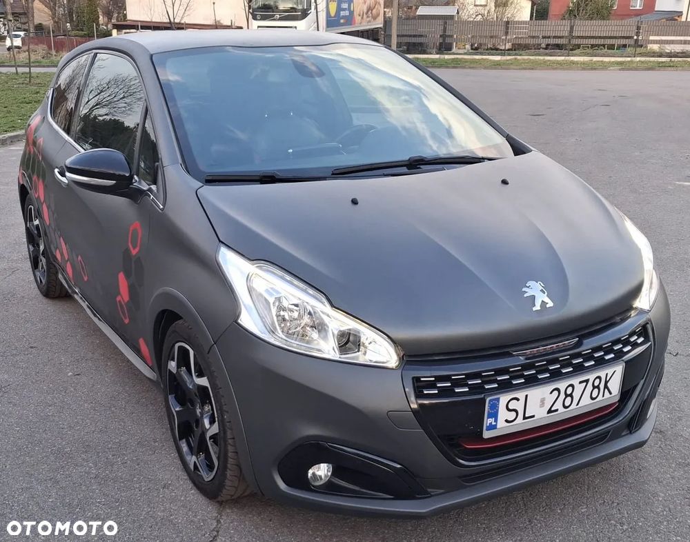 Peugeot 208 - 10