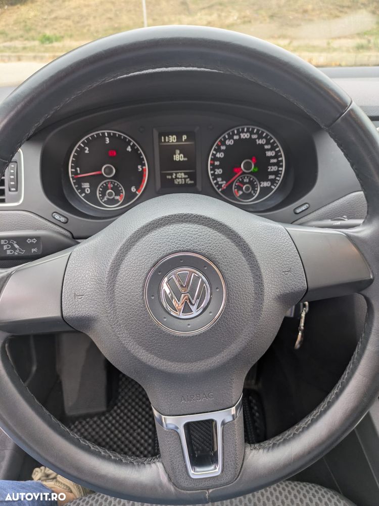 Volkswagen Jetta - 7
