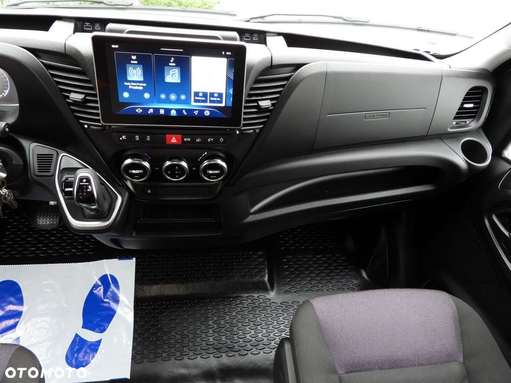 Iveco DAILY 35S18 KONTENER HI-MATIC WINDA 8 PALET TEMPOMAT NAWIGACJA LEDY PNEUMATYKA AUTOMAT HI-MATIC KLIMATYZACJA  180KM - 32