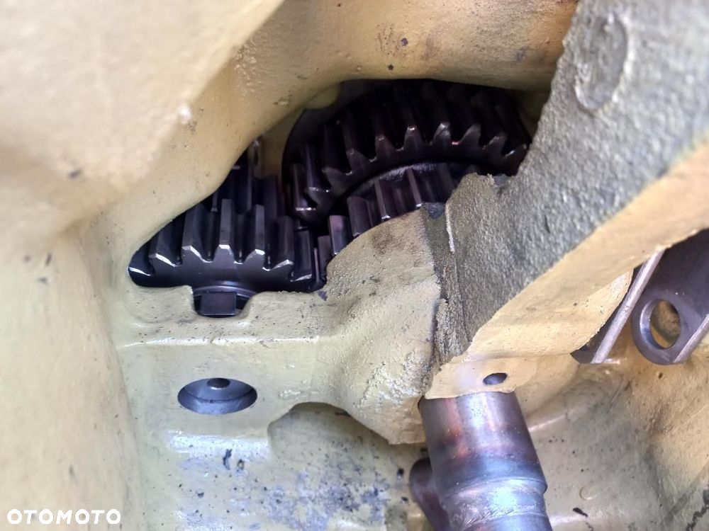 Elementy mostu JOHN DEERE 2030,2130,3030,3140,podnośnik,korpus,skrzynia,atak,zwolnica,tryb,synchronizator,wom,L31273,4 ,L28824, L29056, L31272, L32061 ,L29058  koło talerzowe,mechanizm różnicowy,pochwa,półoś ,wałek,koło zębate,wom - 6