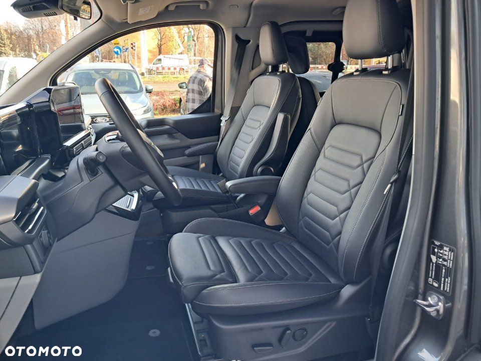 Ford Tourneo Custom - 15