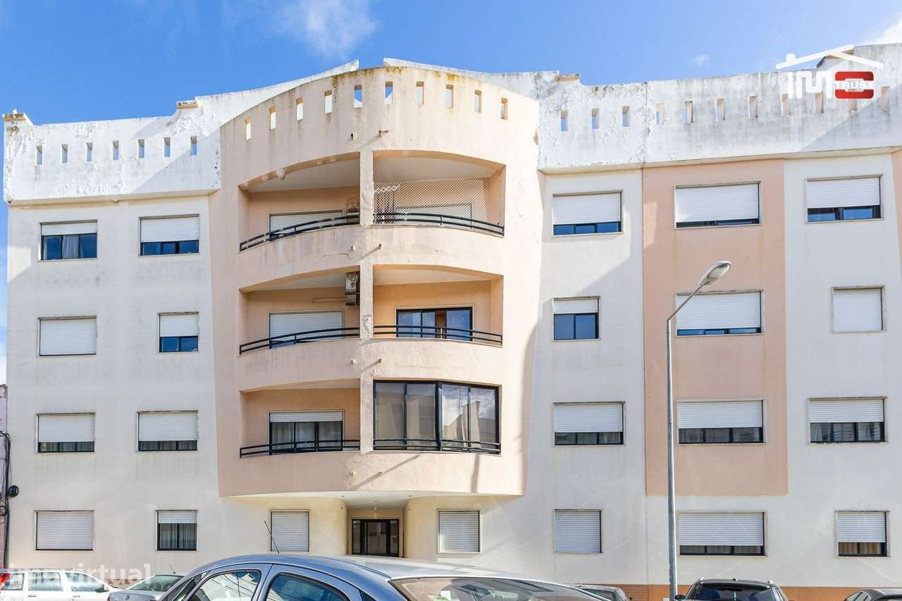 Apartamento T3 Espaçoso com Varanda arrecadação e Parqueamento - Vista 3