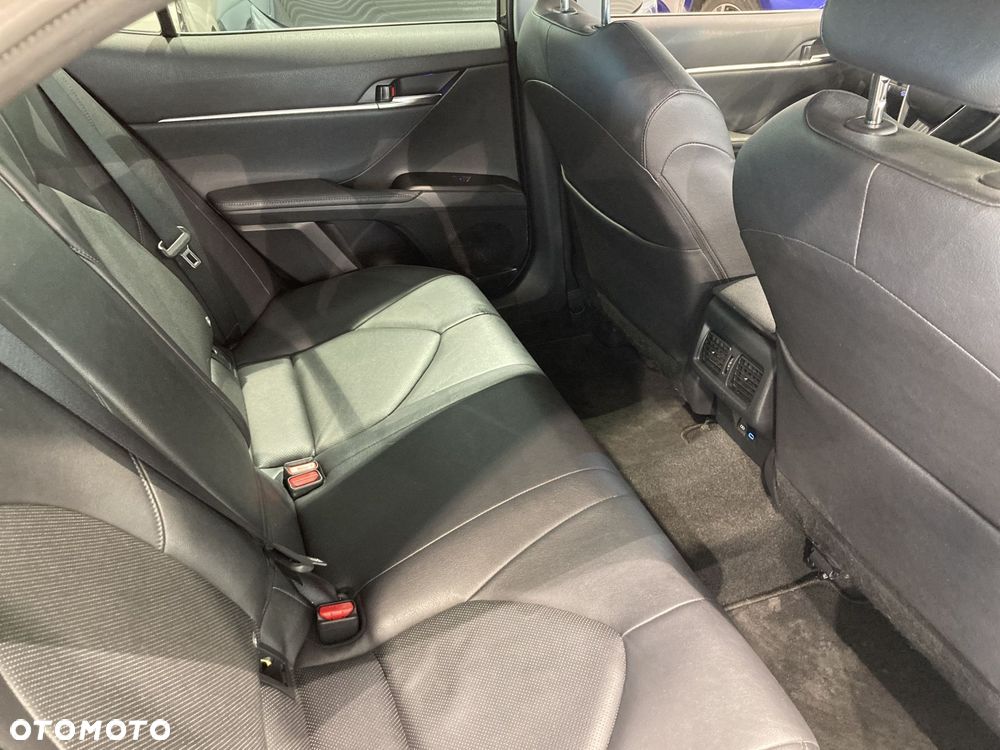 Toyota Camry 2.5 Hybrid Executive CVT - 11