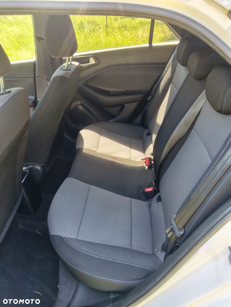 Hyundai i20 blue 1.2 Advantage - 11