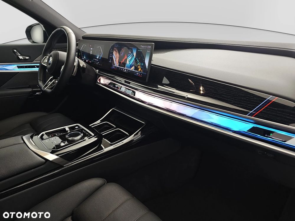 BMW Seria 7 - 35