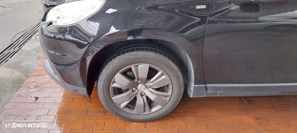 Peugeot 2008 1.2 PureTech Allure - 2