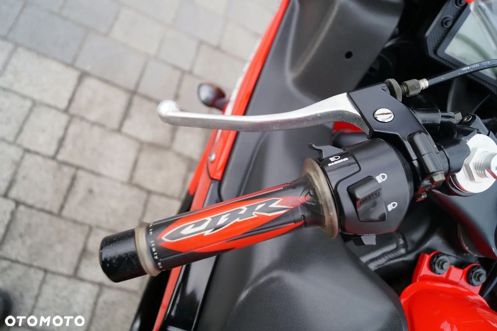 Honda CBR - 12