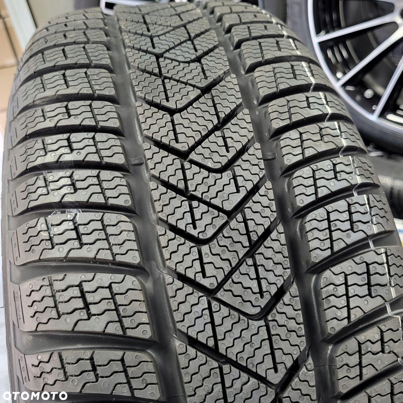 18 Zimowe ORYGINAŁ BMW 5 G30 G31 642 Nowe Pirelli - 5