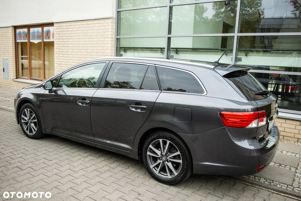 Toyota Avensis 2014 photo 4