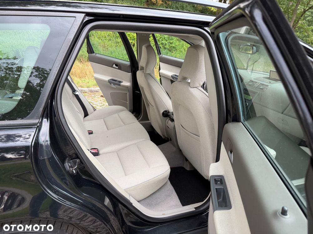 Volvo V50 1.6D - 24