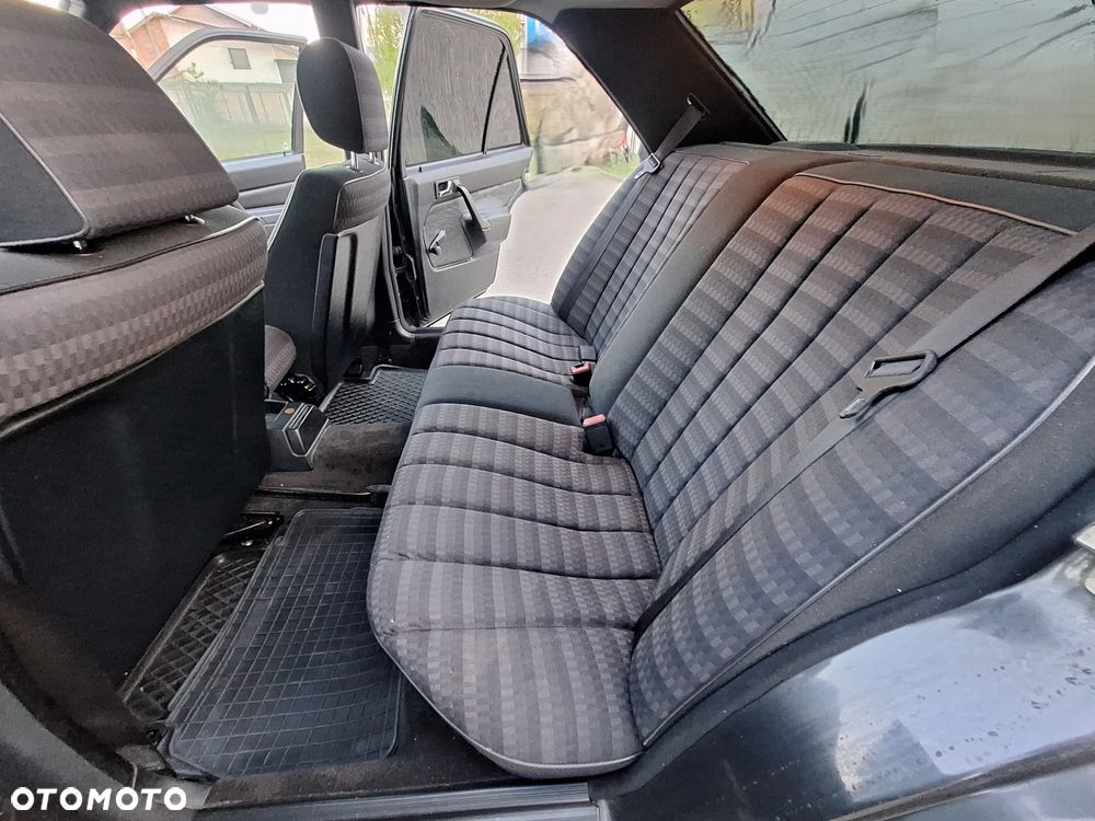 Mercedes-Benz W201 (190) - 20