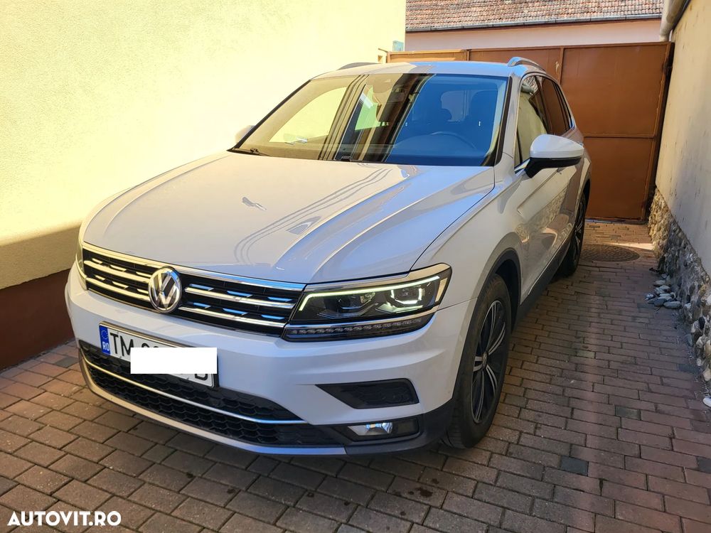 Volkswagen Tiguan - 1