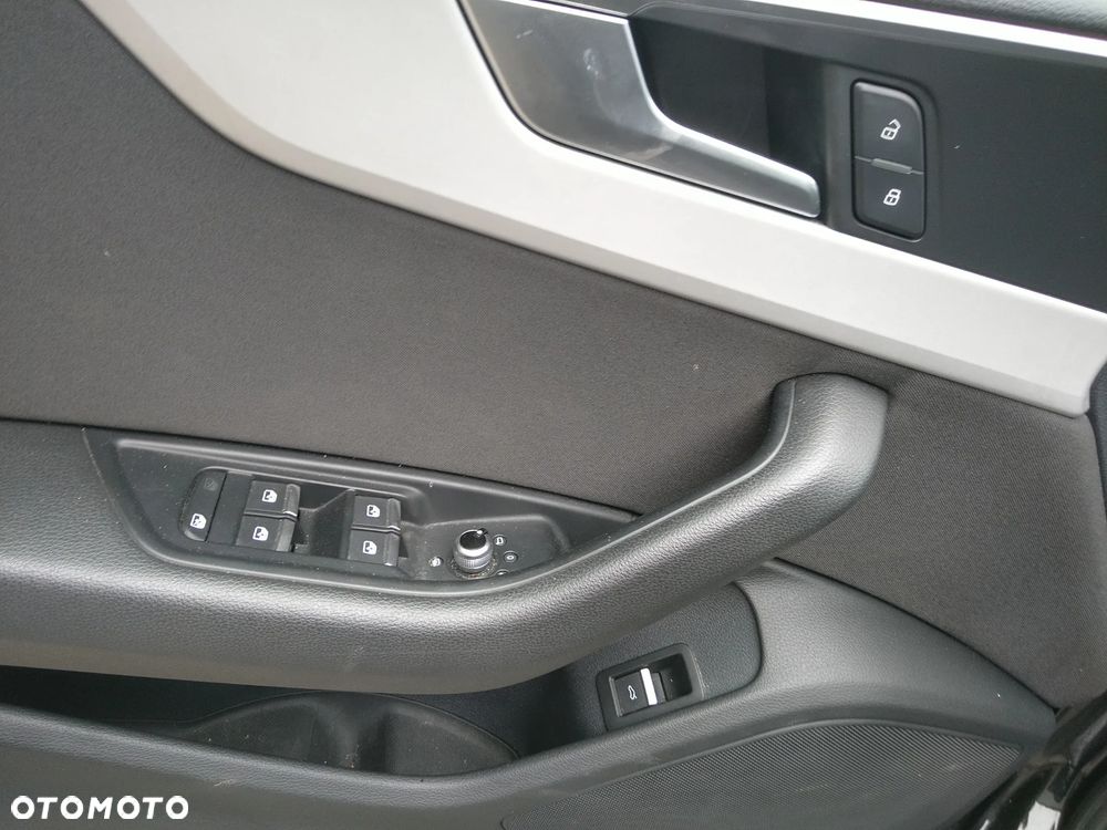 Audi A4 Avant 40 TFSI S tronic - 14