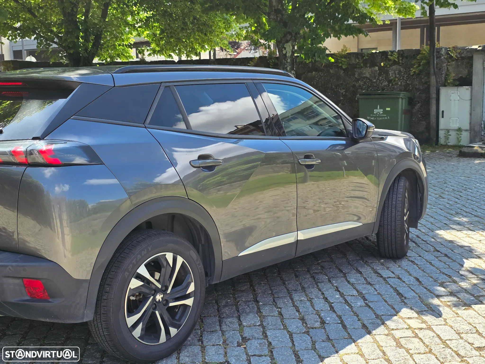 Peugeot 2008 1.2 PureTech Allure - 5