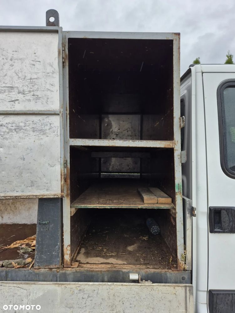 Skrzynia ładunkowa 4.1m Iveco + skrzynia narzędziowa - 11