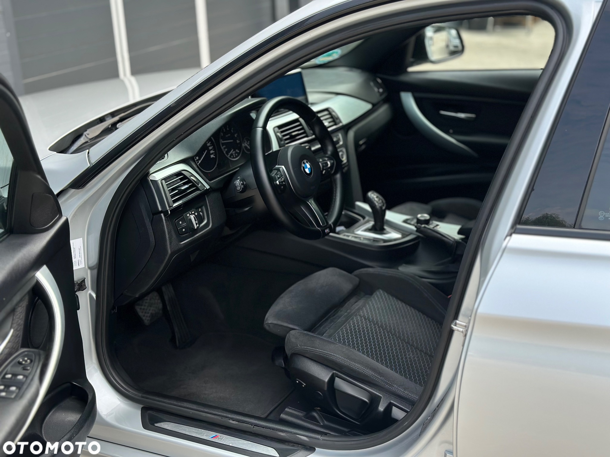 BMW Seria 3 328i Touring xDrive Sport Line - 15