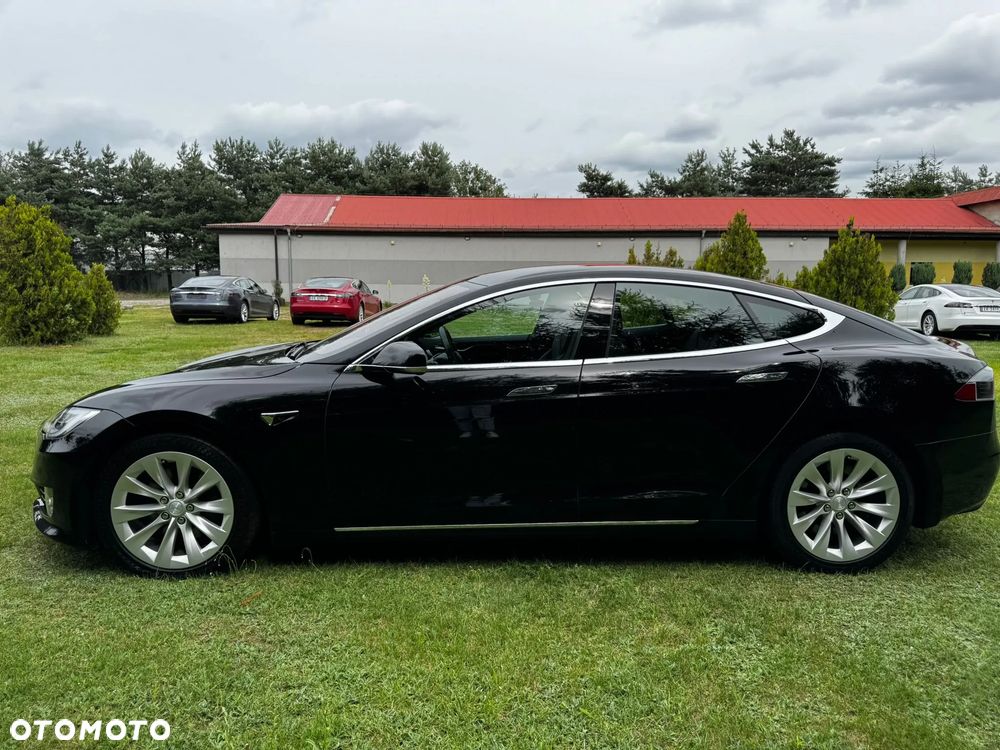 Tesla Model S - 3