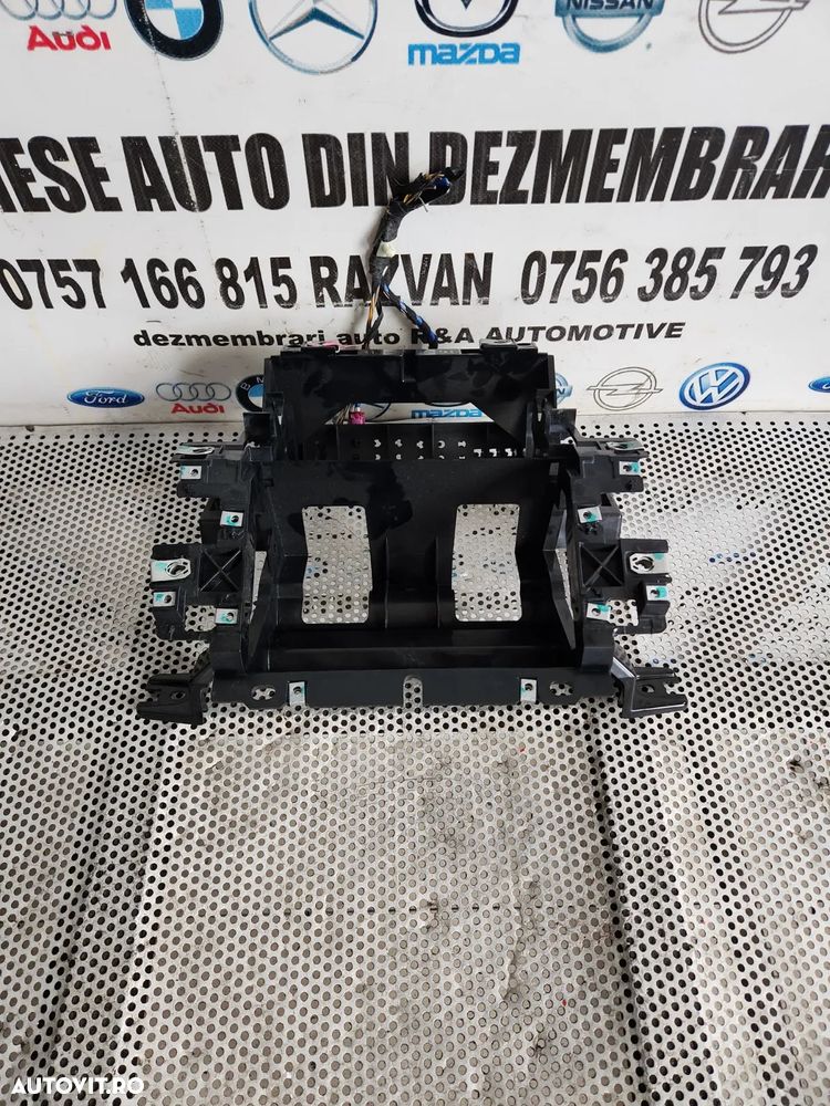 Suport Navigatie Display Range Rover Evoque An 2012-2013-2014-2015-2016-2017-2018-2019 Dezmembrez R - 1