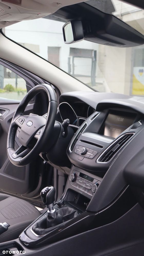 Ford Focus 1.0 EcoBoost Titanium - 17