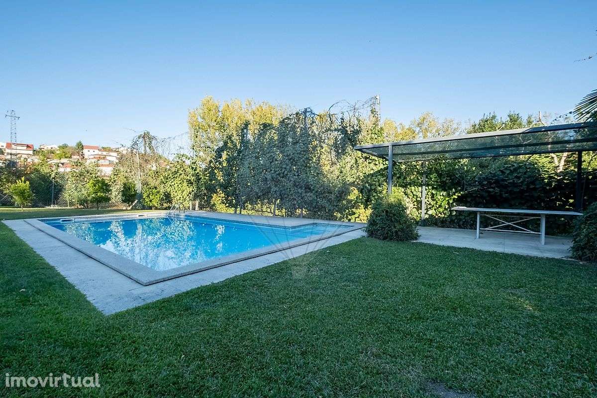 Moradia T7 para venda - Grande imagem: 2/26