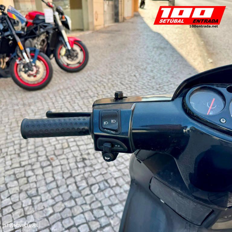 Aprilia SR 125 - 17