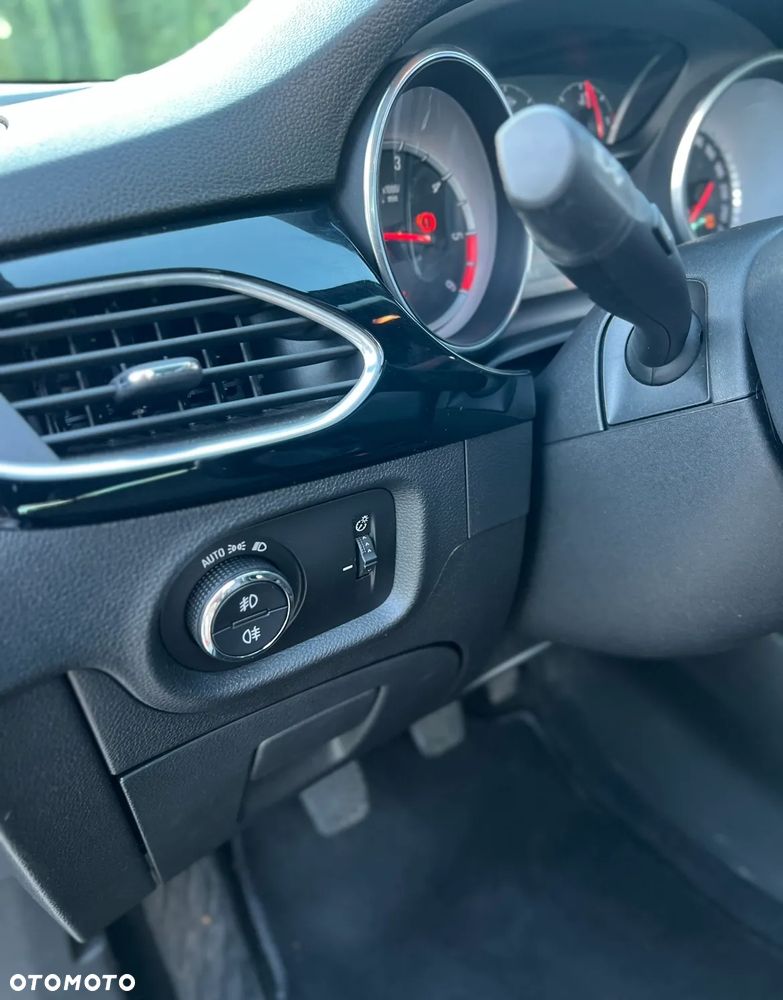 Opel Astra 1.6 CDTI Dynamic S&S - 17