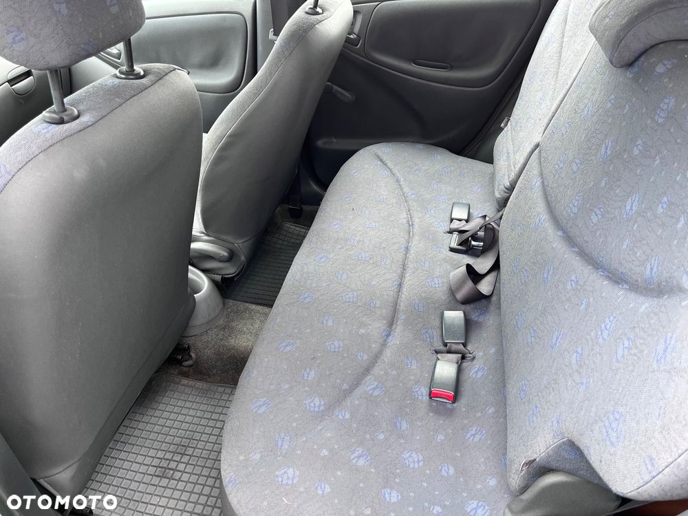 Toyota Yaris - 8