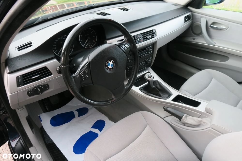 BMW Seria 3 320i Touring - 5