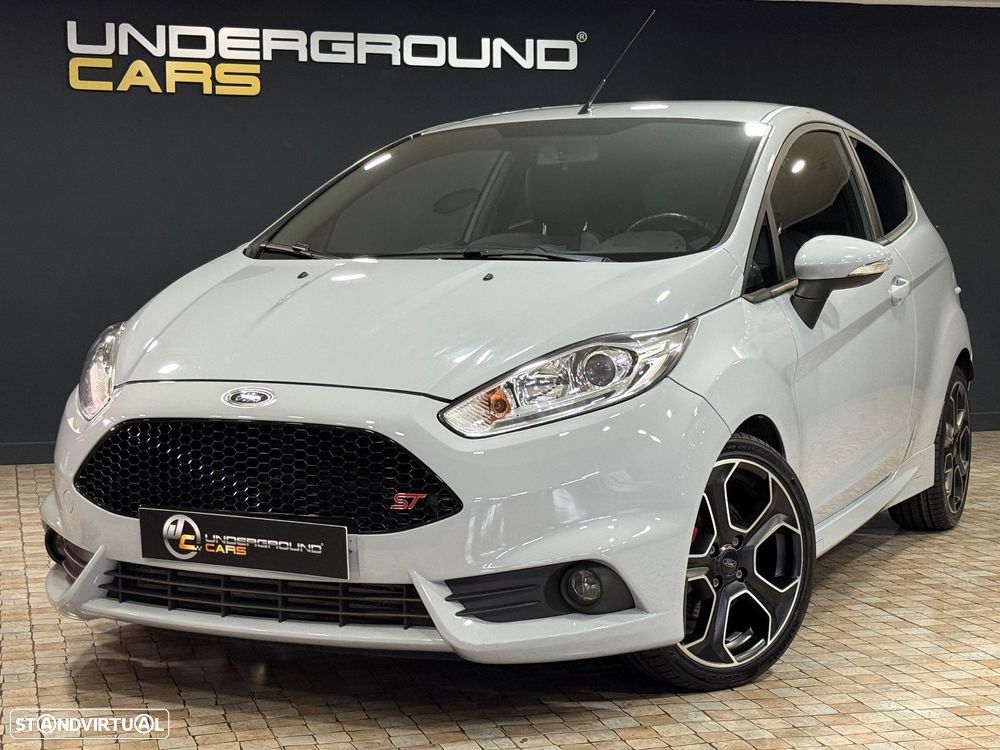 Ford Fiesta 1.6 EcoBoost ST200 - 11