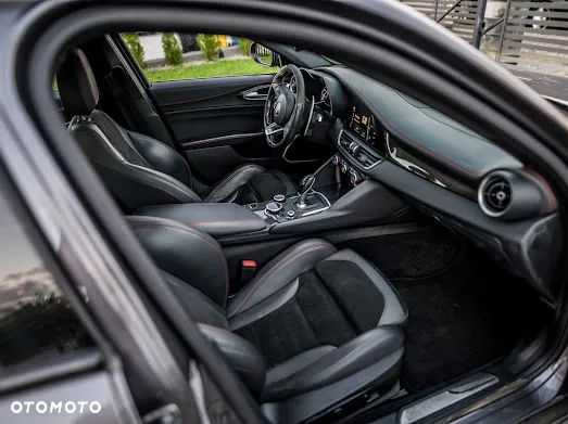 Alfa Romeo Giulia 2.9 Bi Turbo V6 Quadrifoglio - 26