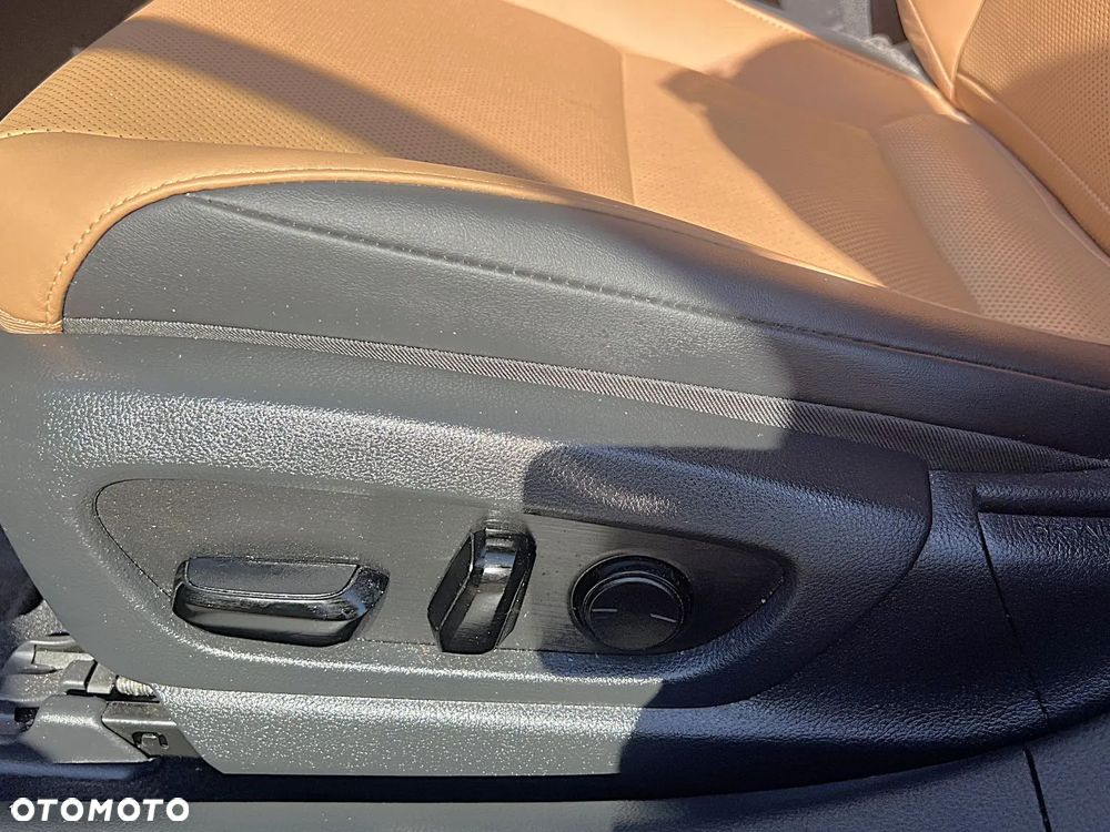 Lexus ES 300h Business Edition - 3