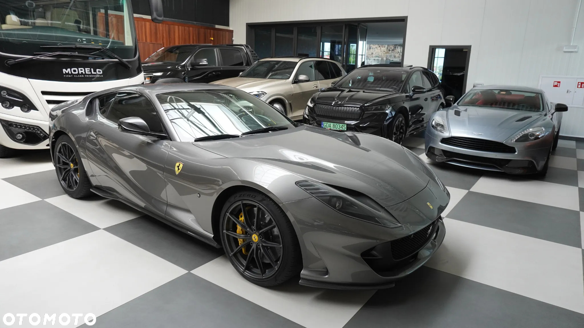 Ferrari 812 Superfast - 11