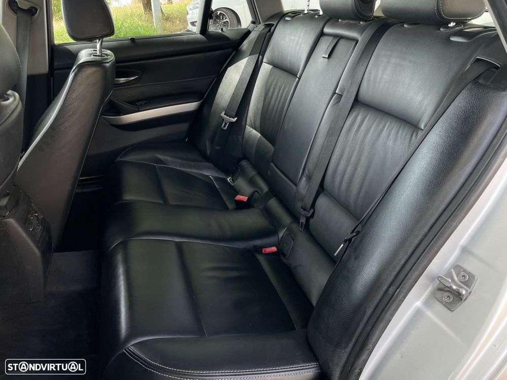 BMW 320 d - 11