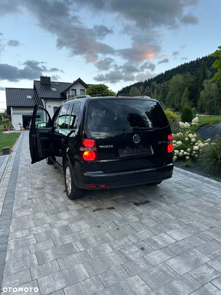 Volkswagen Touran 2.0 TDI Q-Line - 21
