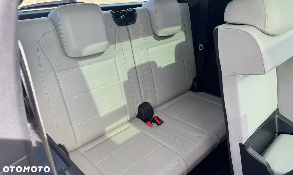 Volkswagen Tiguan - 15