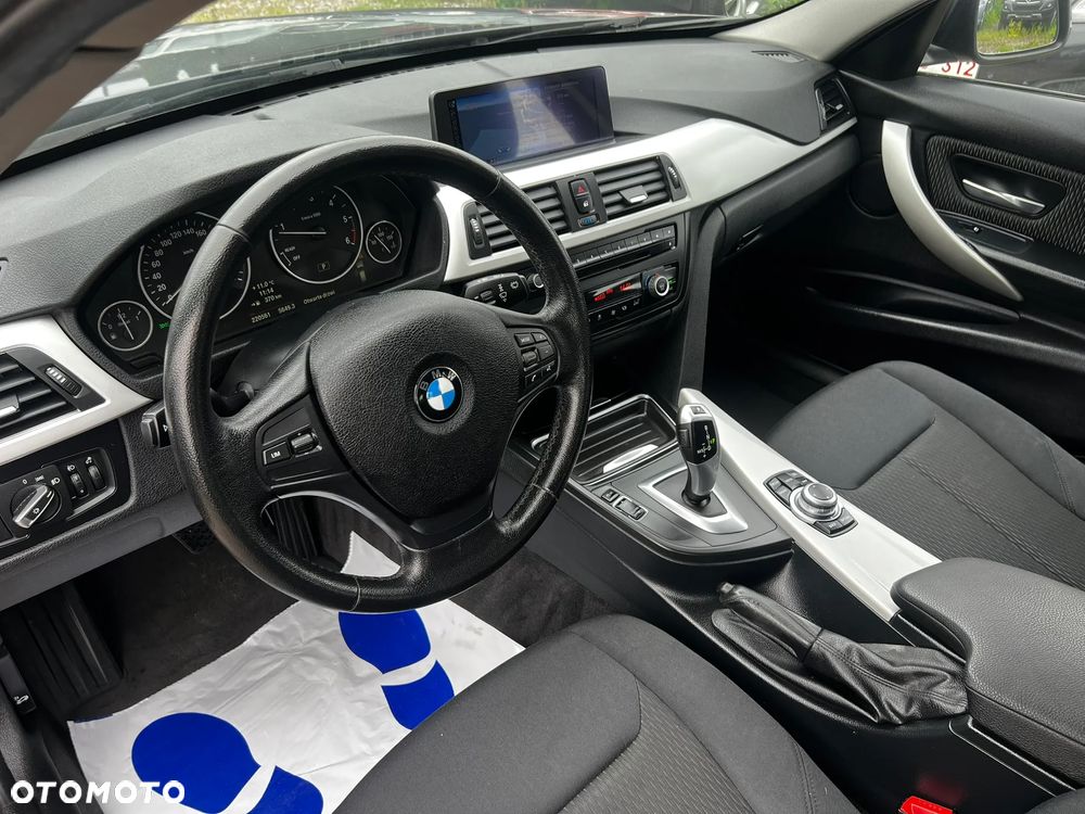 BMW Seria 3 320d Touring - 5