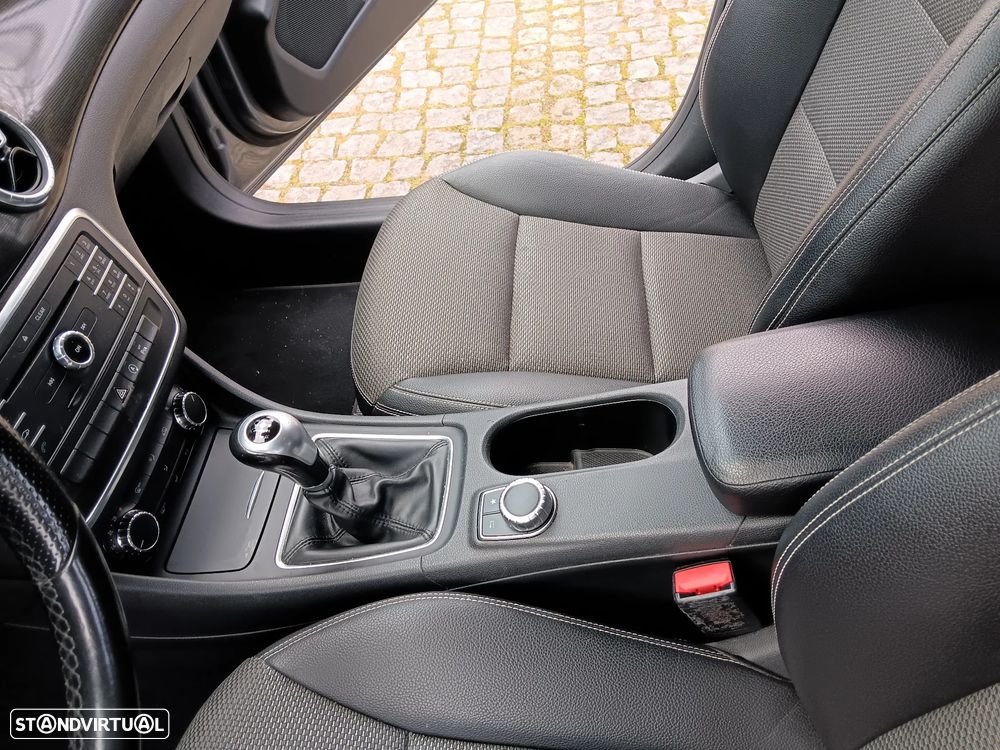 Mercedes-Benz CLA 180 d Shooting Brake Urban - 17